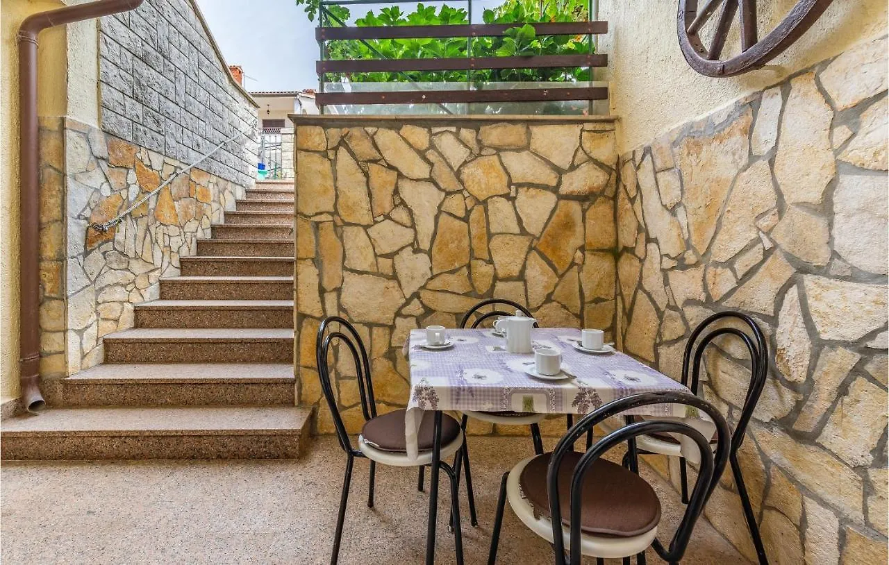2 Bedroom Stunning Apartment In Rovinj