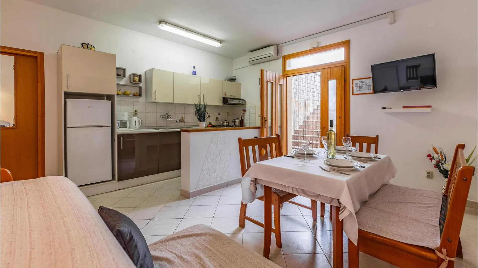 2 Bedroom Stunning Apartment In Rovinj